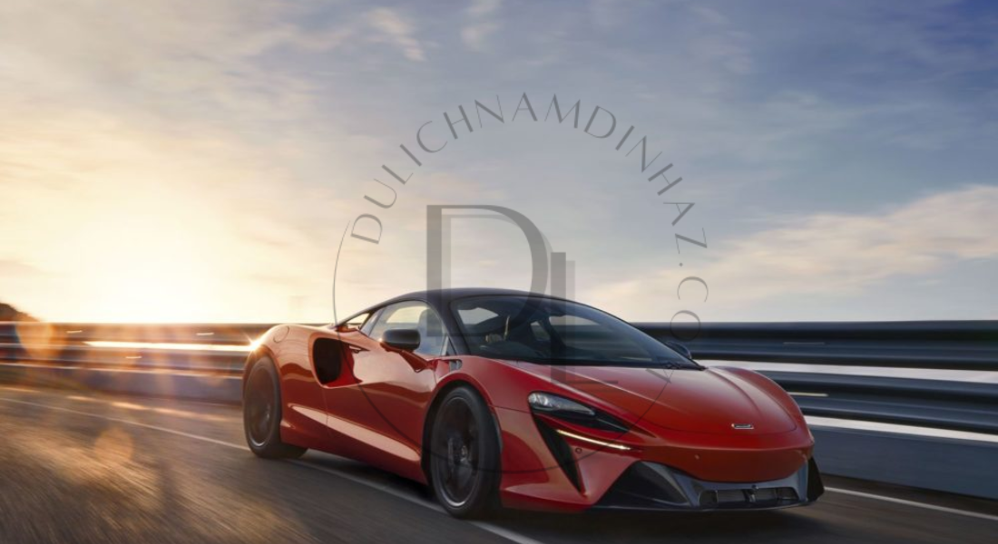 McLaren Artura Hybrid 2024